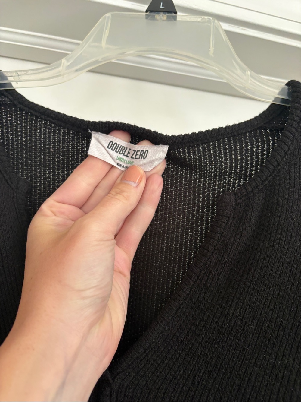 Double Zero V-Neck Lettuce Edge Black Top Women’s Large Layering Normcore Basic - Picture 2 of 5